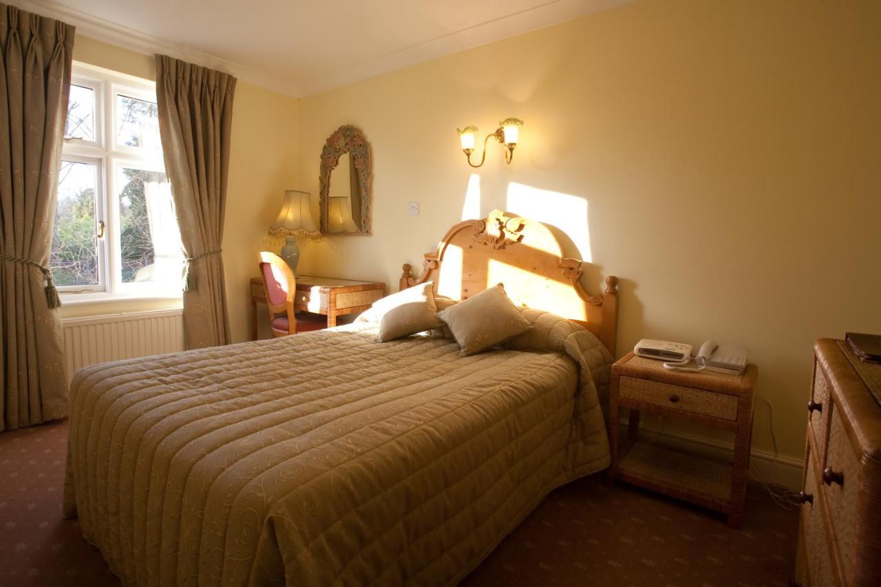 Fines Bayliwick Hotel แบล็กเนลล์ ภายนอก รูปภาพ