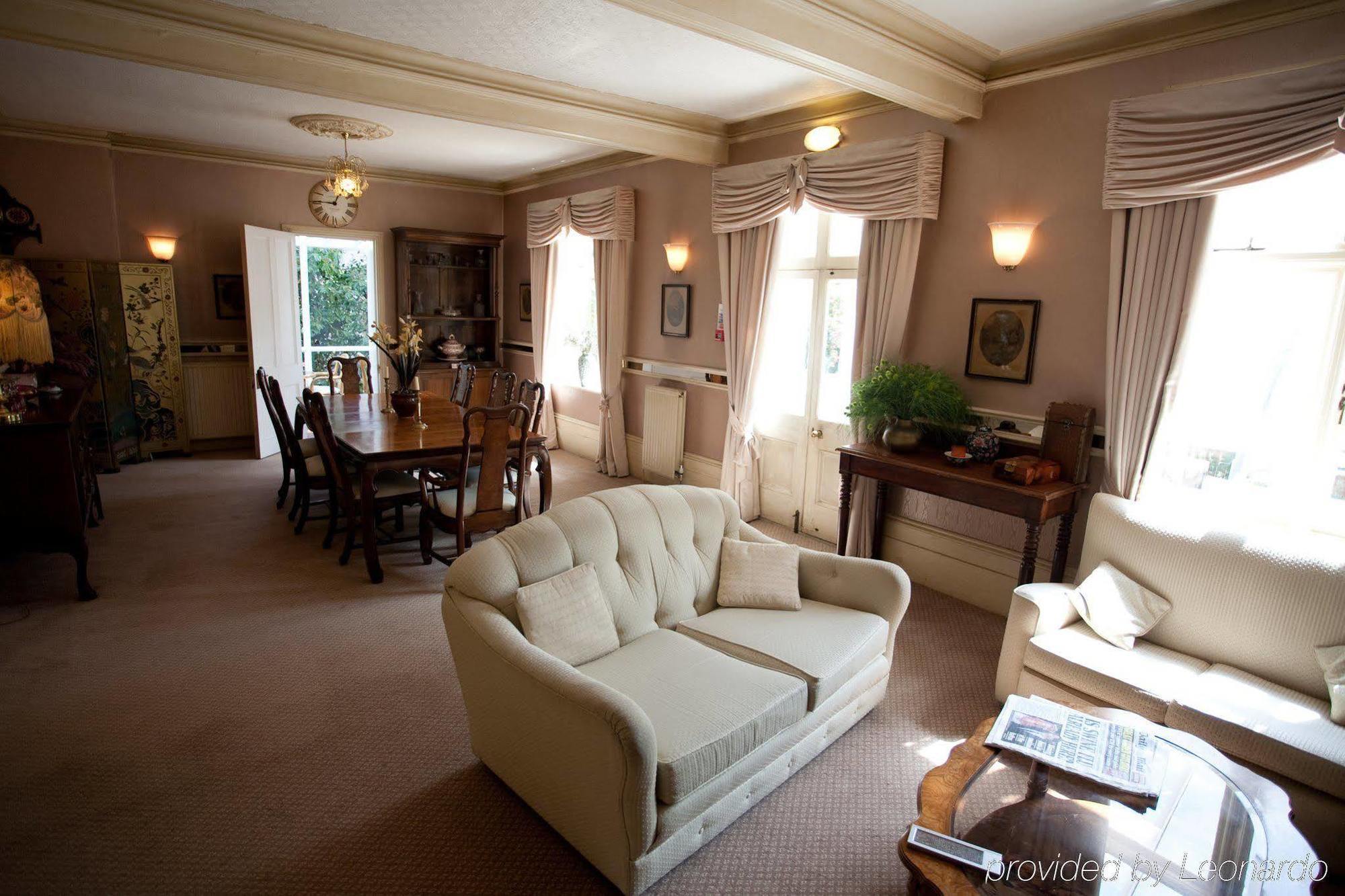 Fines Bayliwick Hotel แบล็กเนลล์ ภายนอก รูปภาพ