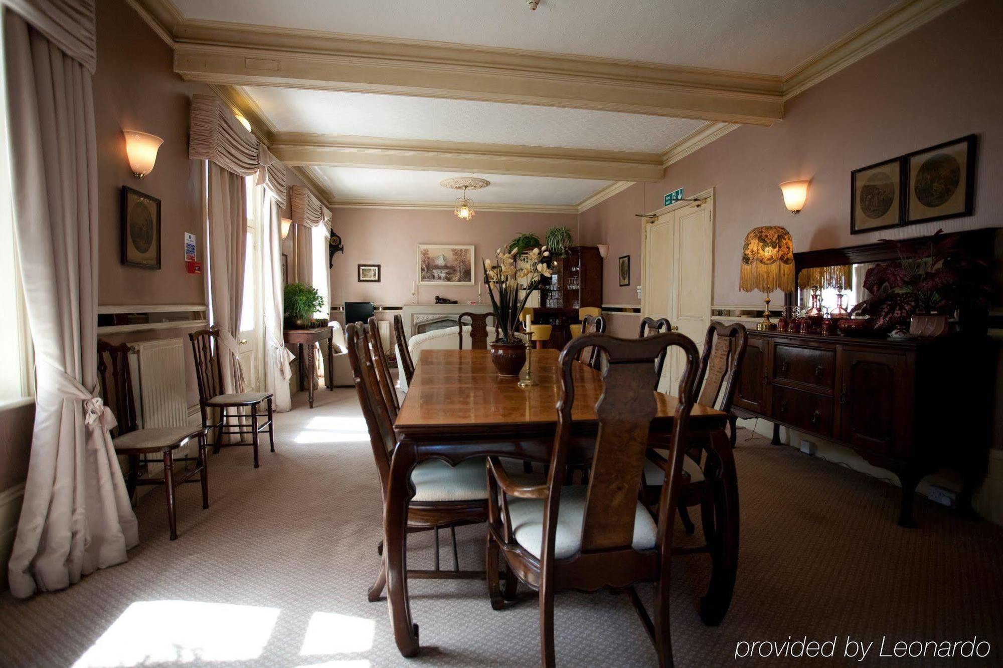 Fines Bayliwick Hotel แบล็กเนลล์ ภายนอก รูปภาพ