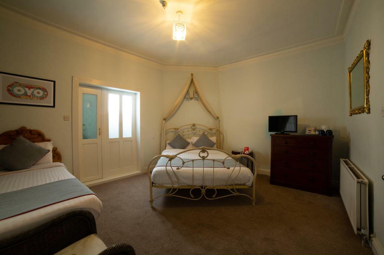 Fines Bayliwick Hotel แบล็กเนลล์ ภายนอก รูปภาพ