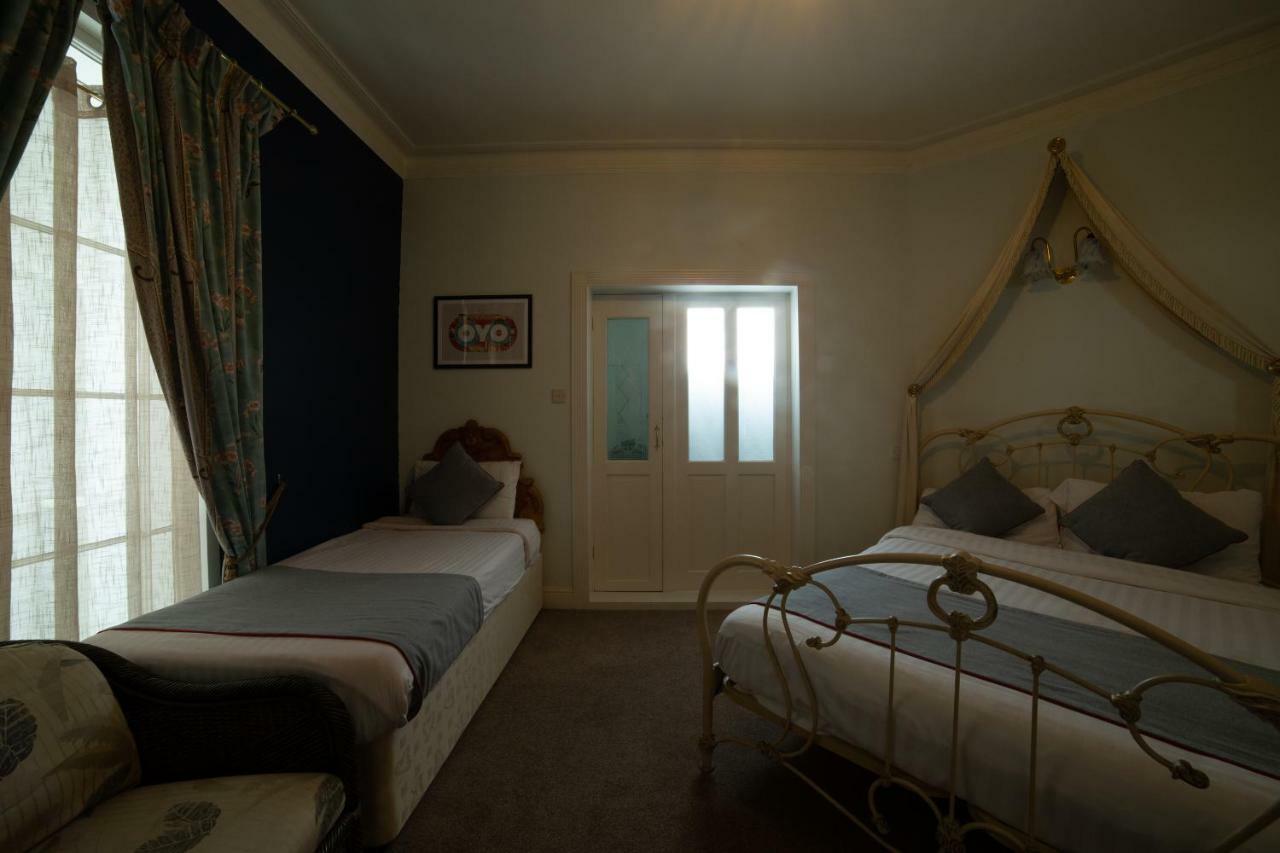 Fines Bayliwick Hotel แบล็กเนลล์ ภายนอก รูปภาพ
