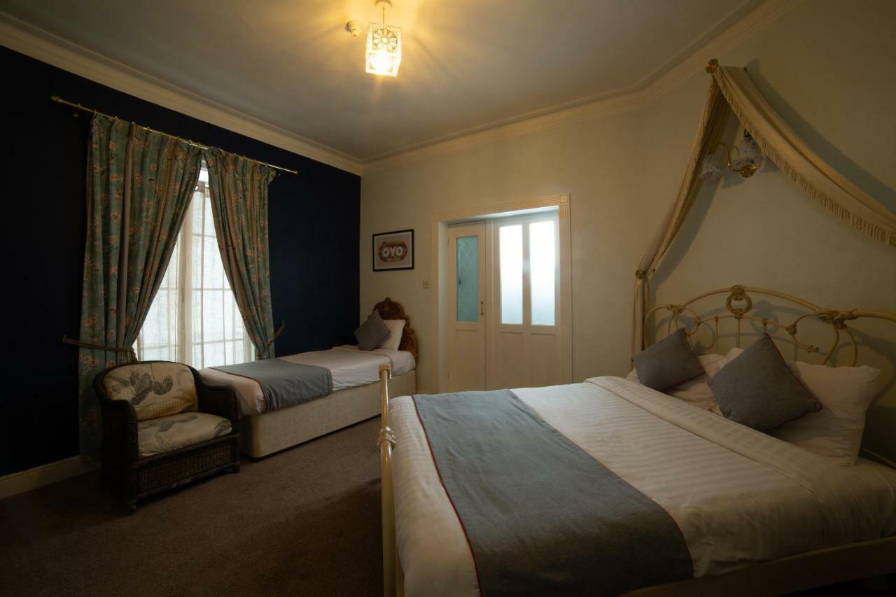 Fines Bayliwick Hotel แบล็กเนลล์ ภายนอก รูปภาพ