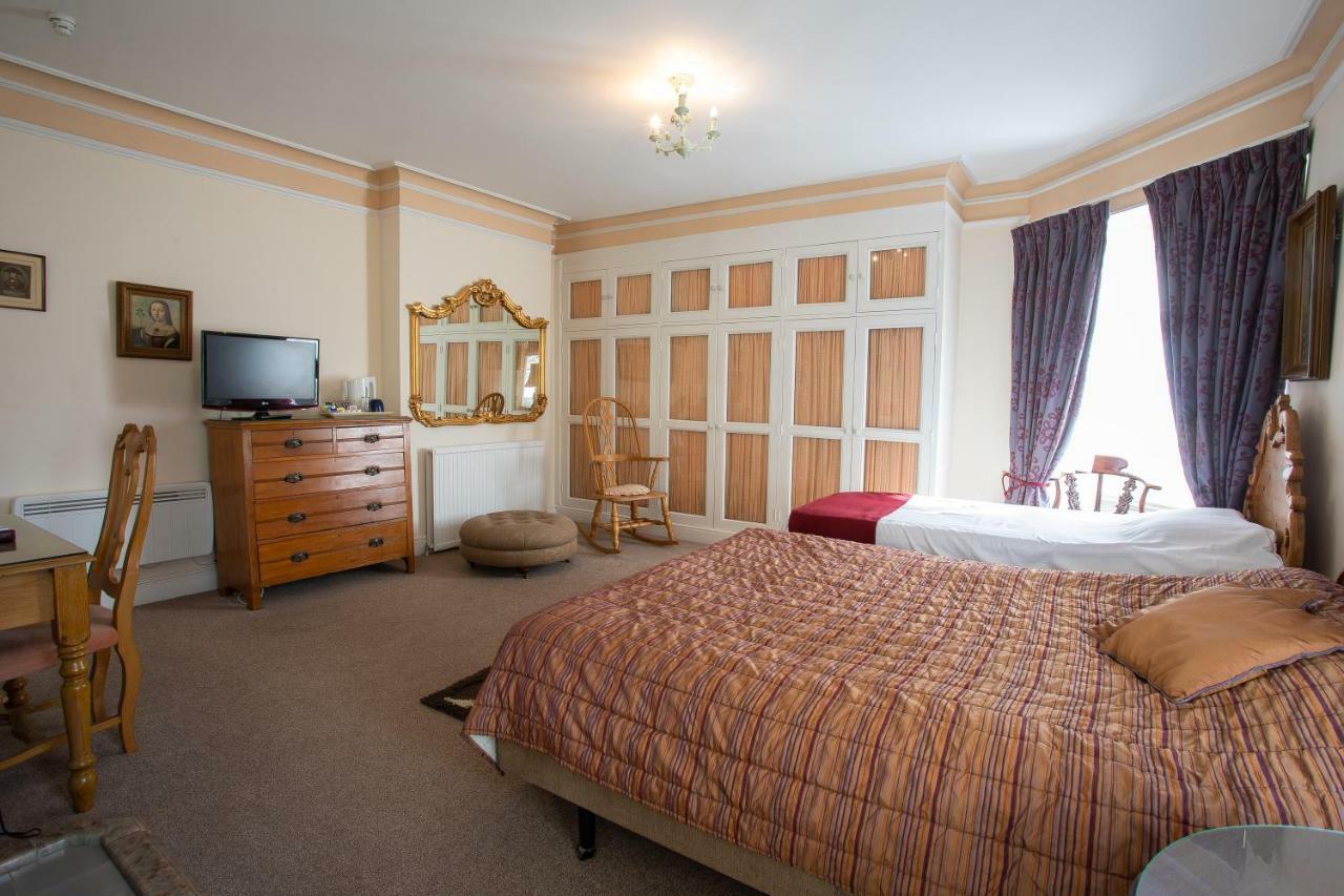 Fines Bayliwick Hotel แบล็กเนลล์ ภายนอก รูปภาพ