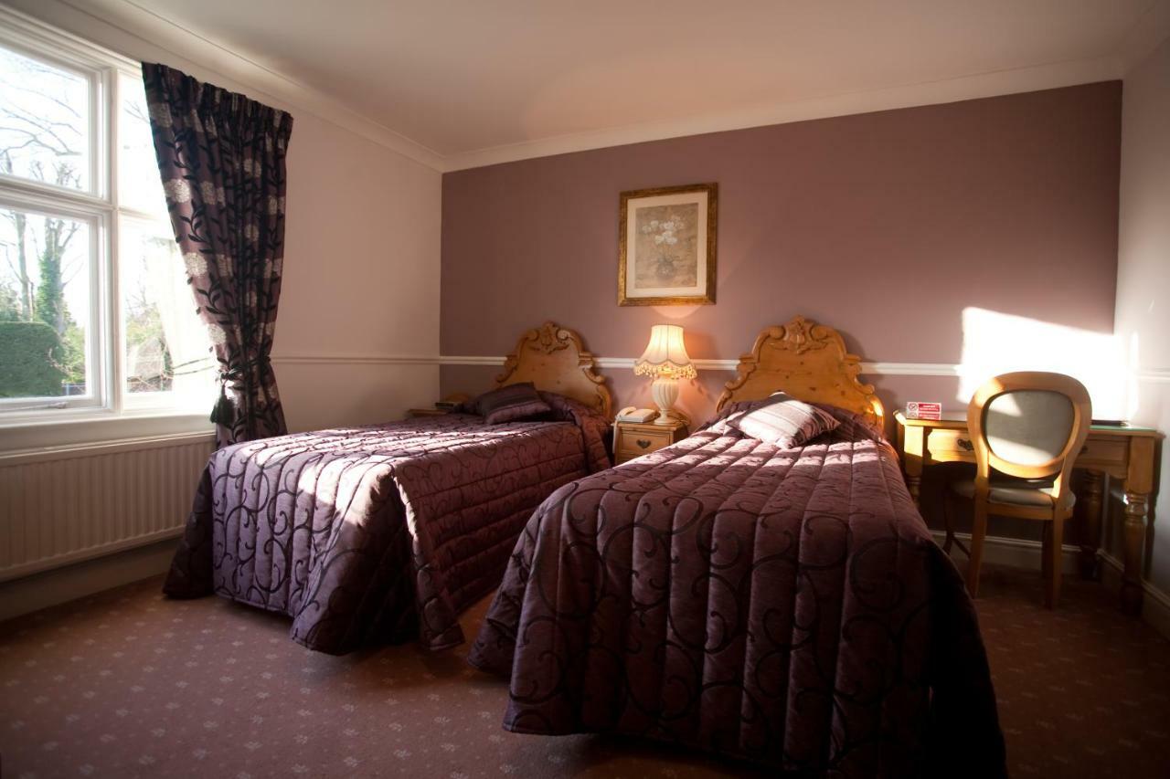 Fines Bayliwick Hotel แบล็กเนลล์ ภายนอก รูปภาพ