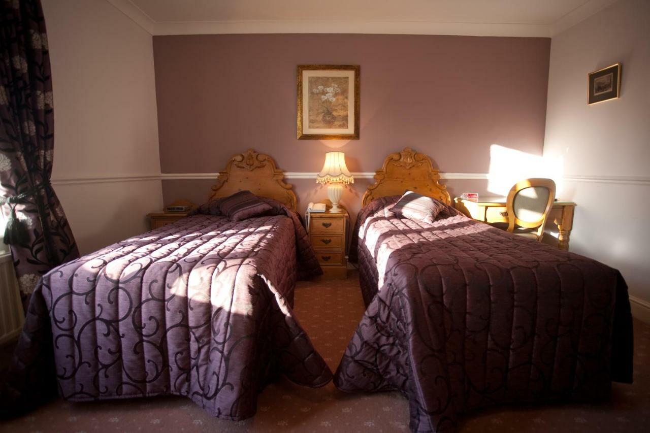 Fines Bayliwick Hotel แบล็กเนลล์ ภายนอก รูปภาพ